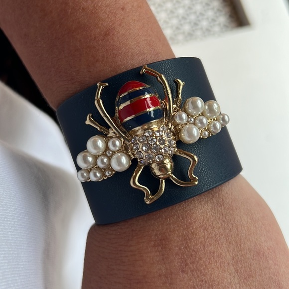 NWOT Navy Bee Cuff with pearls and rhinestones! So beautiful! - Picture 2 of 3